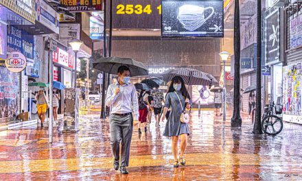 Photo: Rainy night at Russell Street, Hong Kong, by johnlsl
